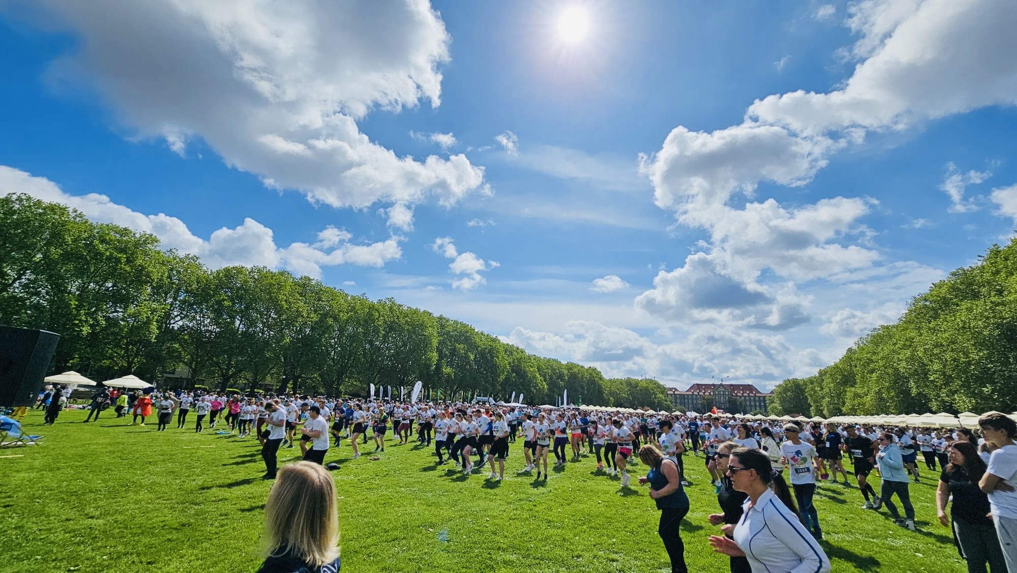 Widok z trasy Swanson Business Race 2025 – dynamiczne tempo i energia zawodników